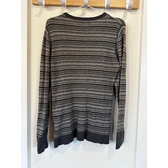 Title Nine Women's XL Merino Wool Gray Lightweight Top - Picture 2 of 6